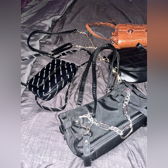 bundle of cute small purses - Picture 7 of 8